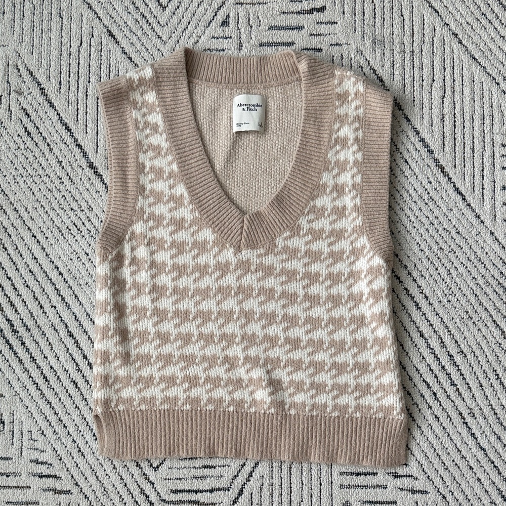 Abercrombie & Fitch Houndstooth Sweater Vest